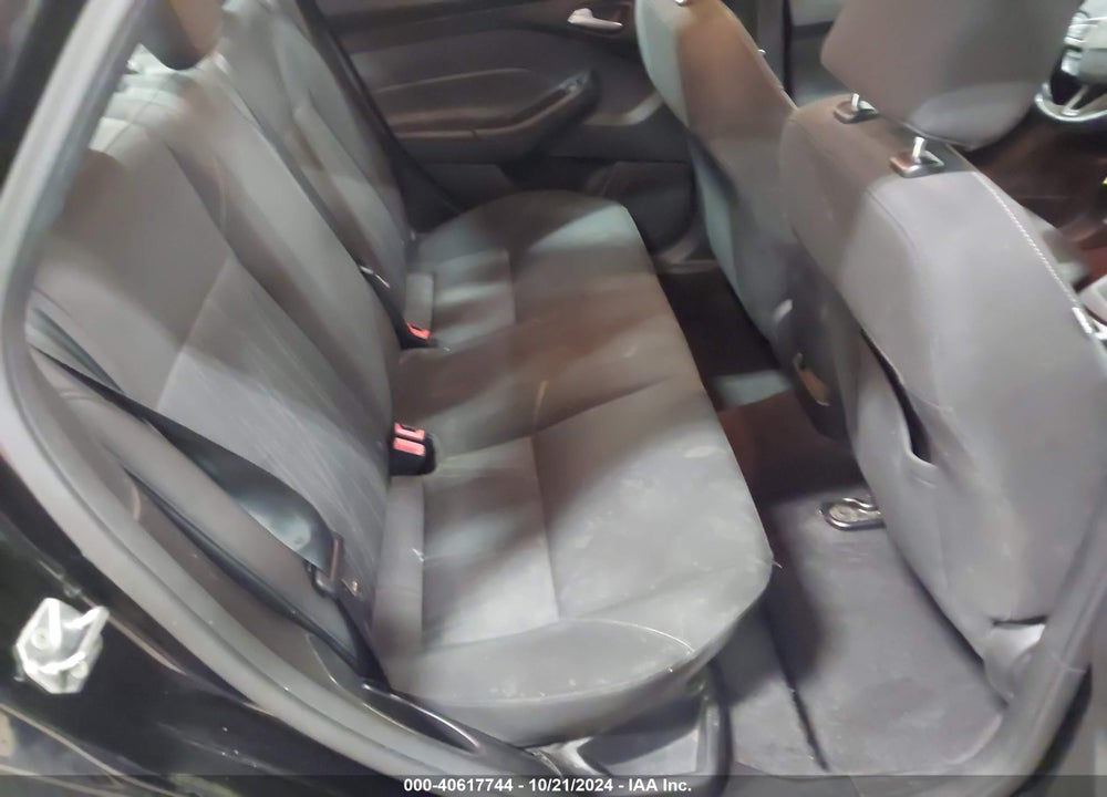 2016 FORD FOCUS SE VIN: 1FADP3F28GL230214
