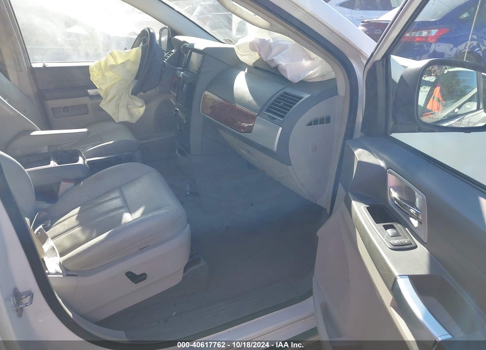 2008 CHRYSLER TOWN & COUNTRY TOURING VIN: 2A8HR54P28R730631