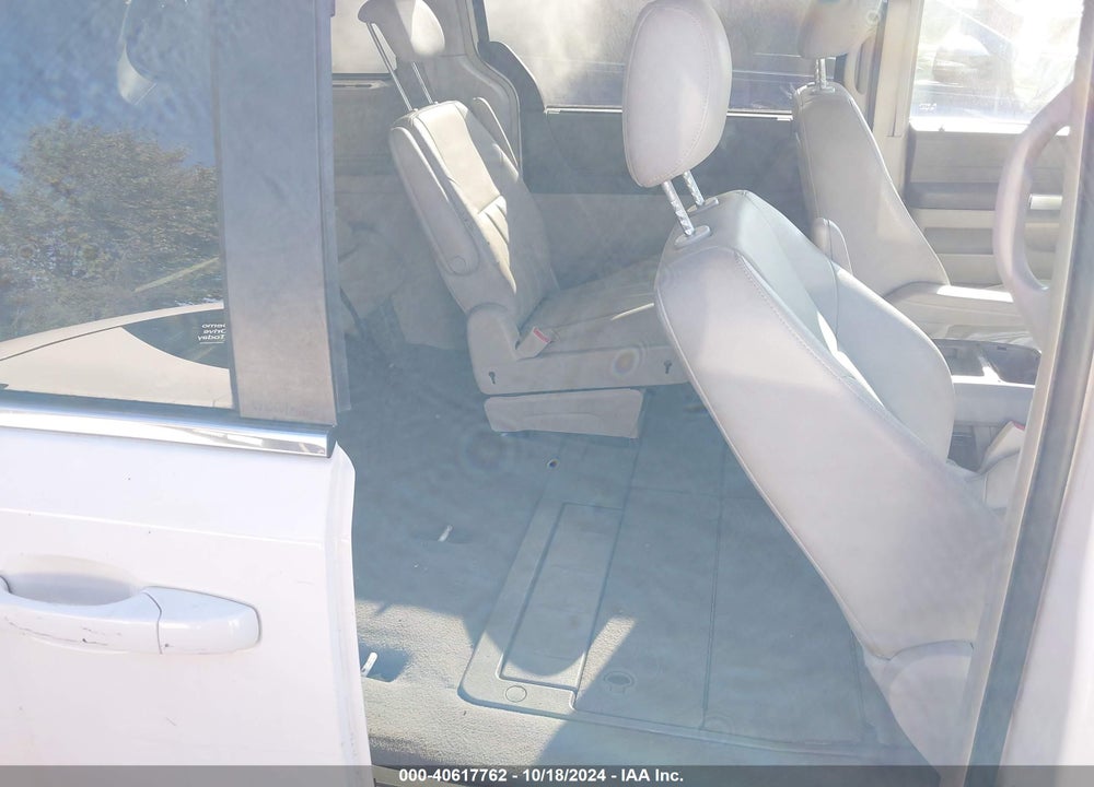 2008 CHRYSLER TOWN & COUNTRY TOURING VIN: 2A8HR54P28R730631