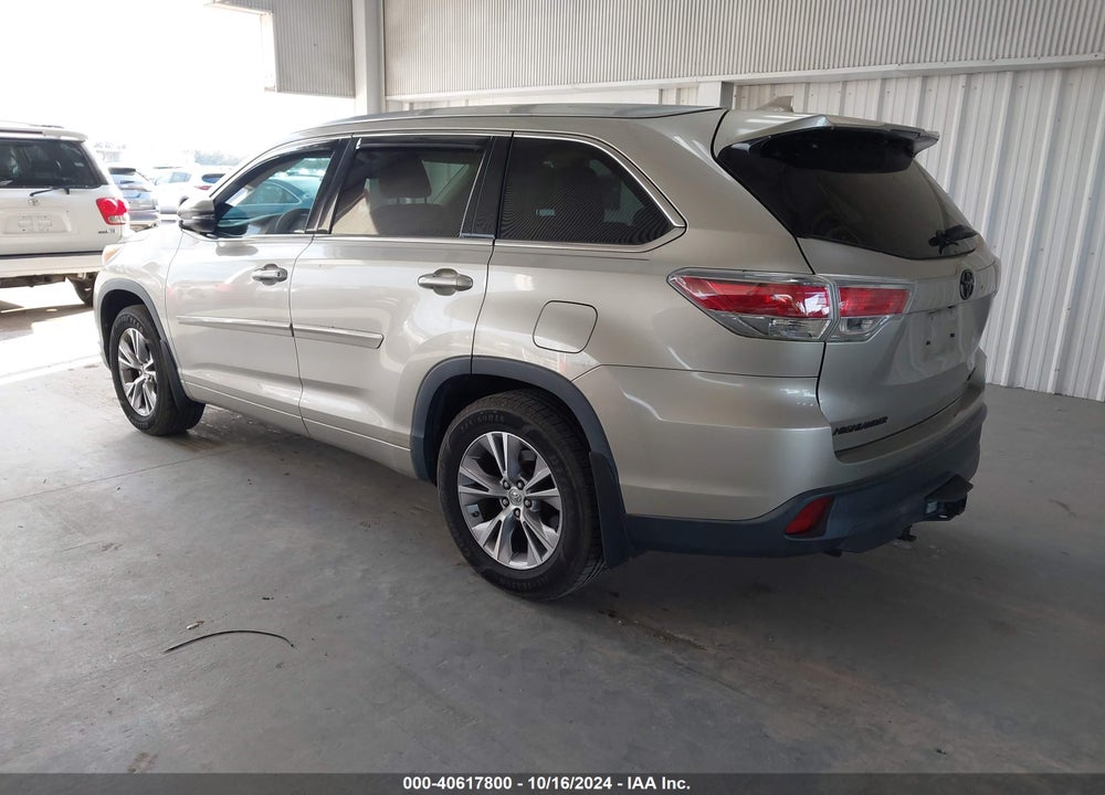2014 TOYOTA HIGHLANDER XLE V6 VIN: 5TDJKRFH3ES052582