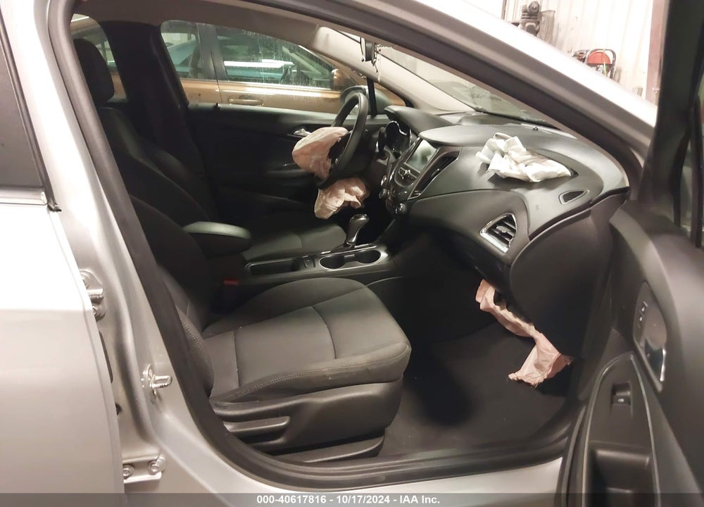 2018 CHEVROLET CRUZE LT AUTO VIN: 1G1BE5SM4J7129304