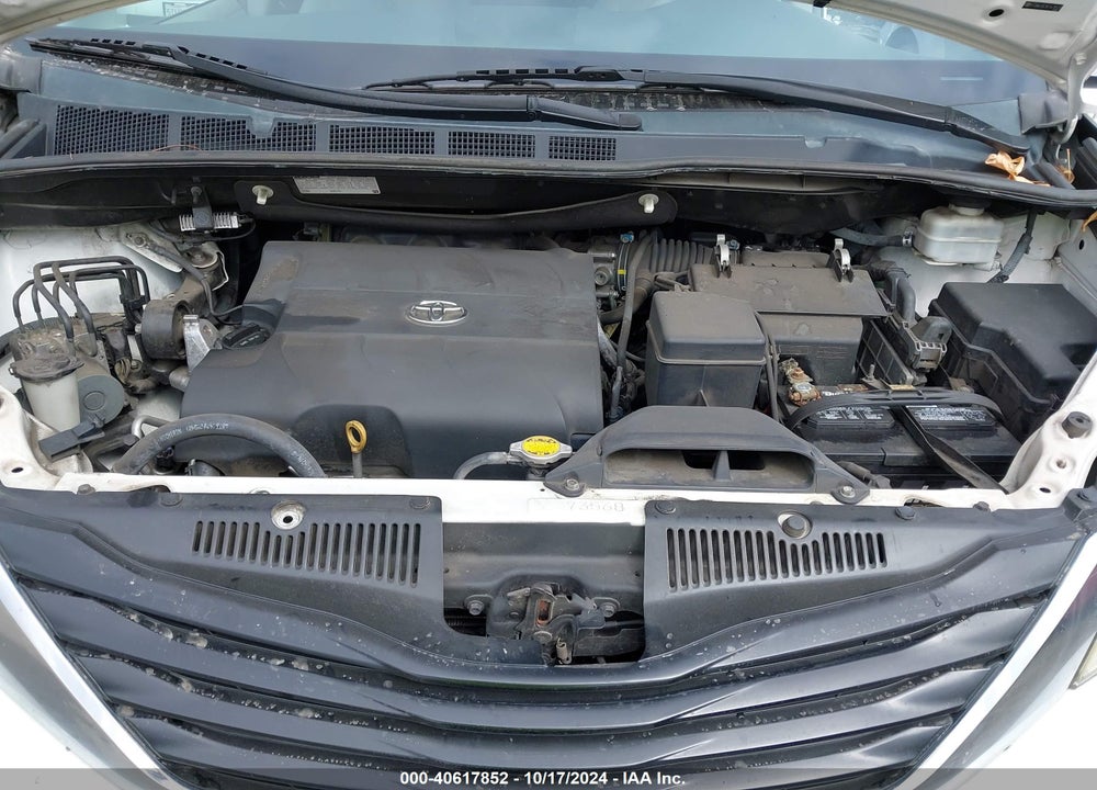 2014 TOYOTA SIENNA LE V6 8 PASSENGER VIN: 5TDKK3DC9ES478527