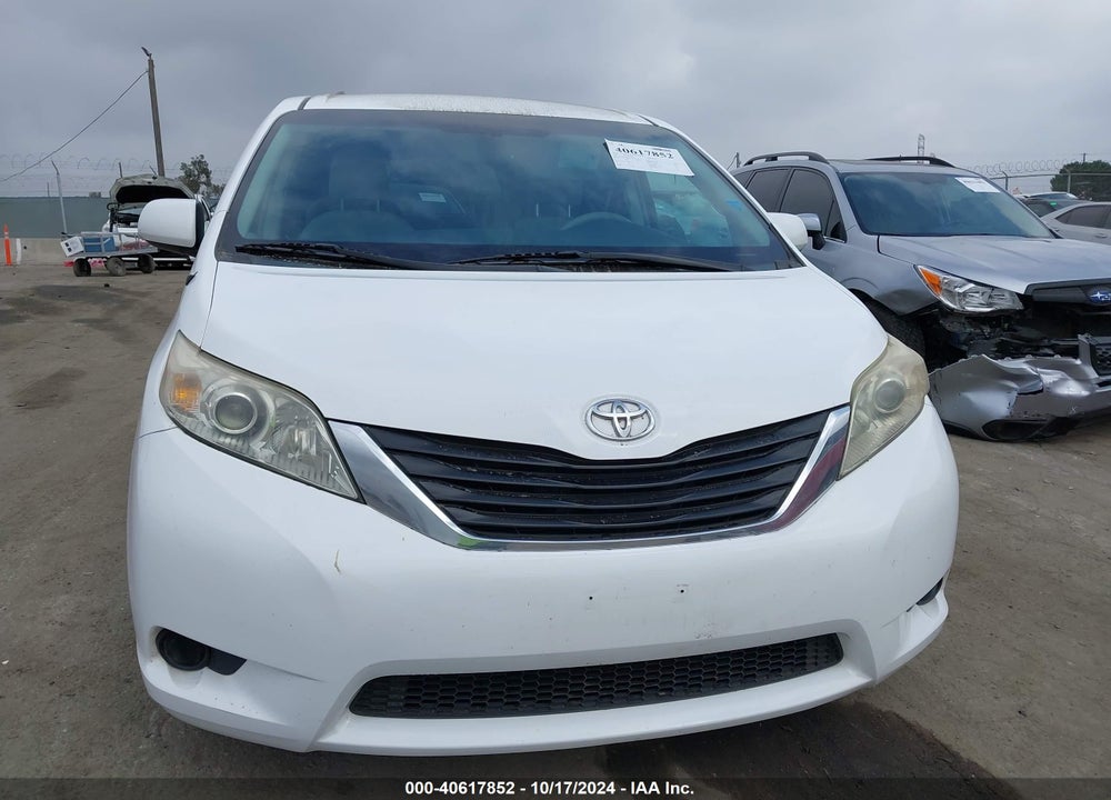2014 TOYOTA SIENNA LE V6 8 PASSENGER VIN: 5TDKK3DC9ES478527