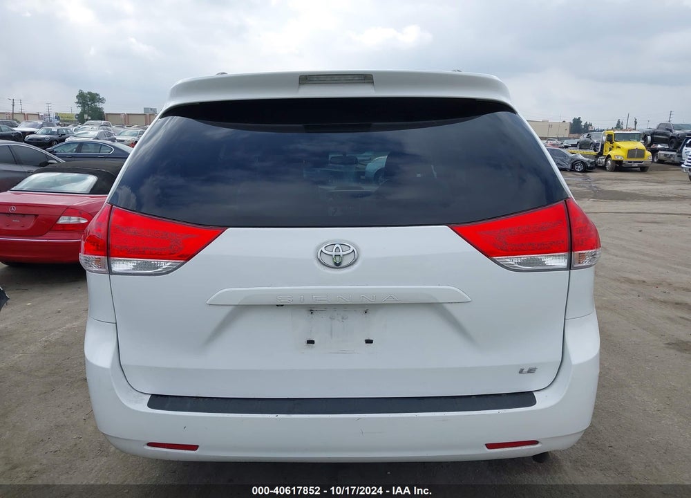 2014 TOYOTA SIENNA LE V6 8 PASSENGER VIN: 5TDKK3DC9ES478527