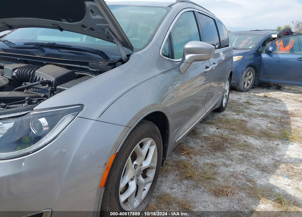 2017 CHRYSLER PACIFICA TOURING L VIN: 2C4RC1BG5HR511042