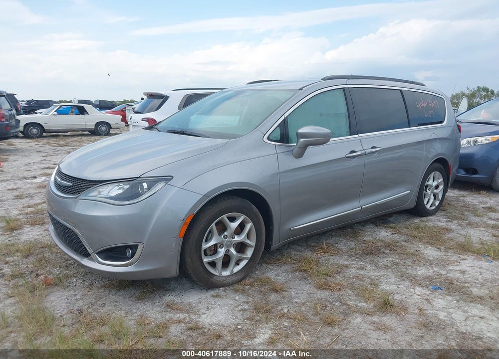 2017 CHRYSLER PACIFICA TOURING L VIN: 2C4RC1BG5HR511042