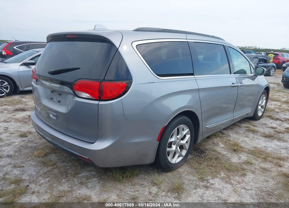 2017 CHRYSLER PACIFICA TOURING L VIN: 2C4RC1BG5HR511042