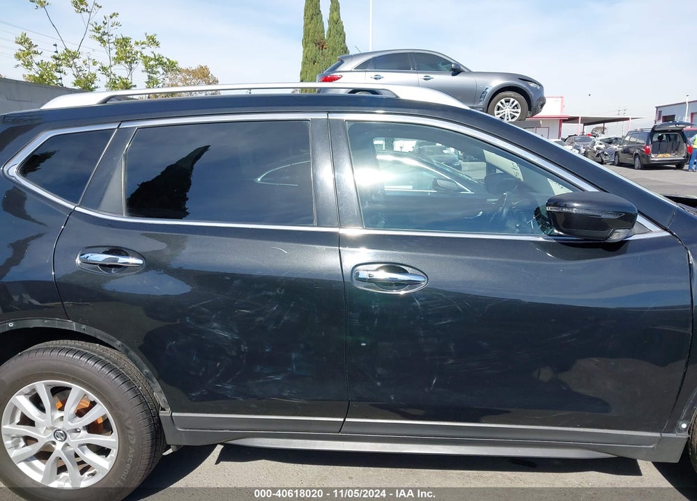 2017 NISSAN ROGUE SV VIN: KNMAT2MT6HP526633