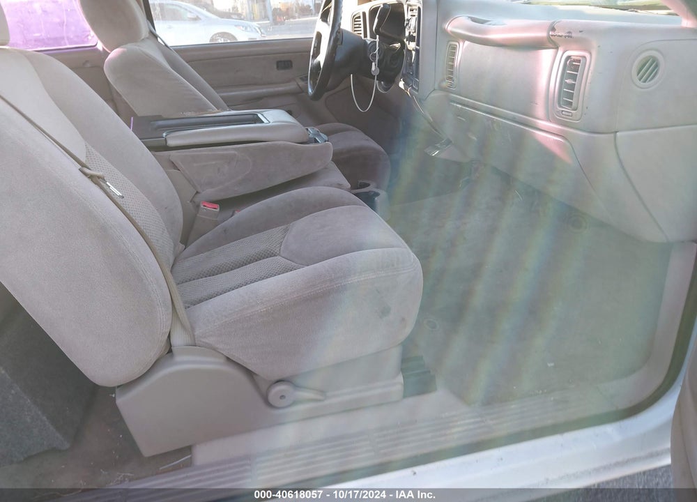 2003 CHEVROLET SILVERADO 1500 LS VIN: 2GCEC19V731124521
