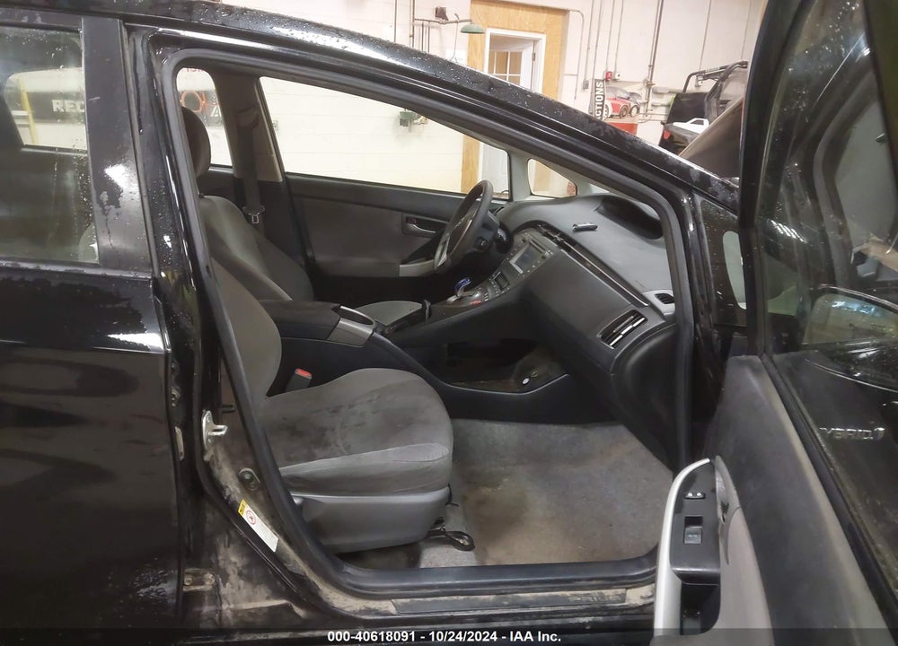 2014 TOYOTA PRIUS TWO VIN: JTDKN3DU3E1772602