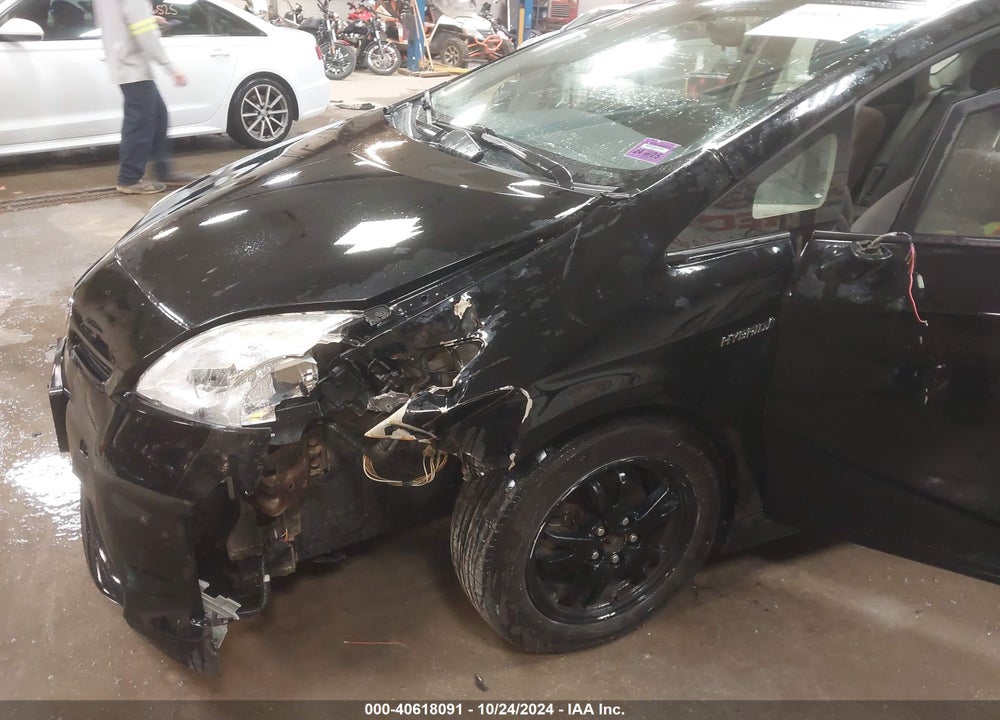 2014 TOYOTA PRIUS TWO VIN: JTDKN3DU3E1772602