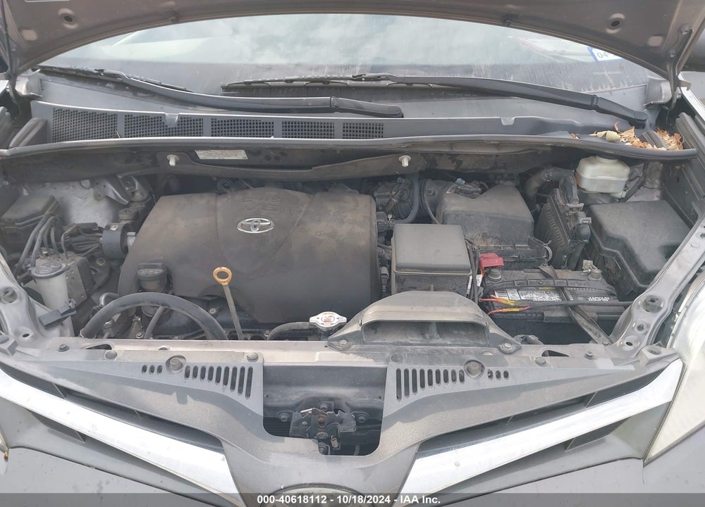 2019 TOYOTA SIENNA XLE 8 PASSENGER VIN: 5TDYZ3DC1KS984208