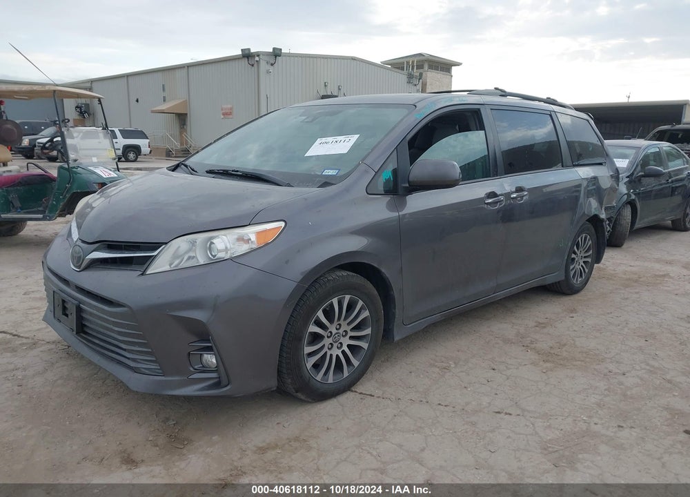 2019 TOYOTA SIENNA XLE 8 PASSENGER VIN: 5TDYZ3DC1KS984208