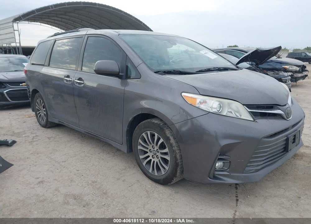 2019 TOYOTA SIENNA XLE 8 PASSENGER VIN: 5TDYZ3DC1KS984208