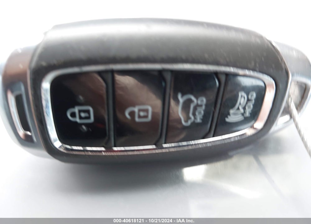 2019 HYUNDAI SANTA FE SEL VIN: 5NMS33AD2KH036455