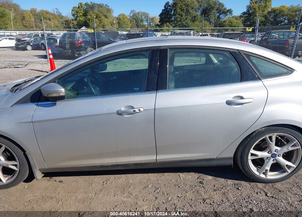 2016 FORD FOCUS TITANIUM VIN: 1FADP3J24GL305952