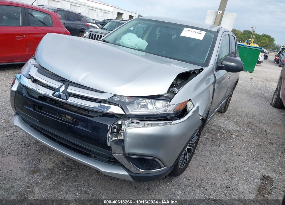 2018 MITSUBISHI OUTLANDER ES VIN: JA4AD2A35JZ052082