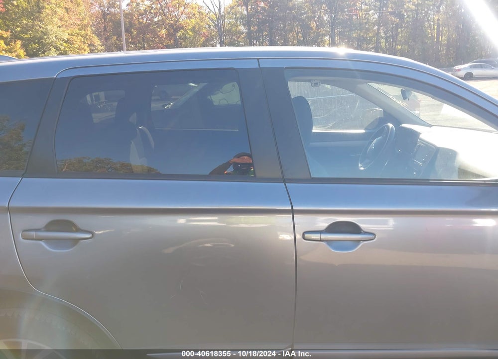 2018 MITSUBISHI OUTLANDER ES VIN: JA4AD2A34JZ055796
