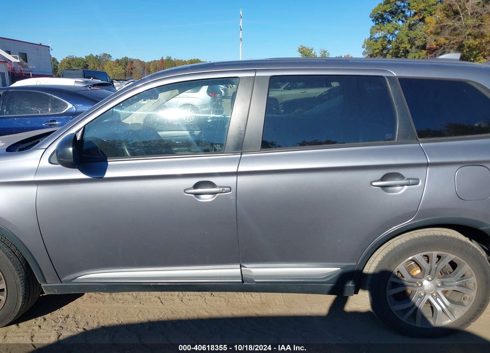 2018 MITSUBISHI OUTLANDER ES VIN: JA4AD2A34JZ055796