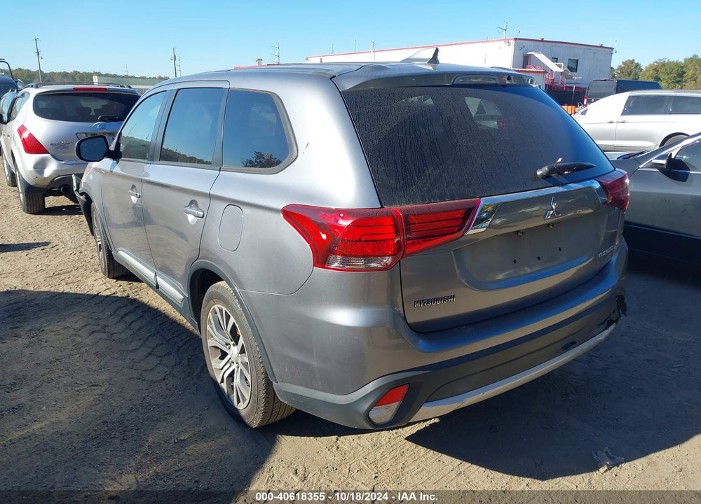 2018 MITSUBISHI OUTLANDER ES VIN: JA4AD2A34JZ055796