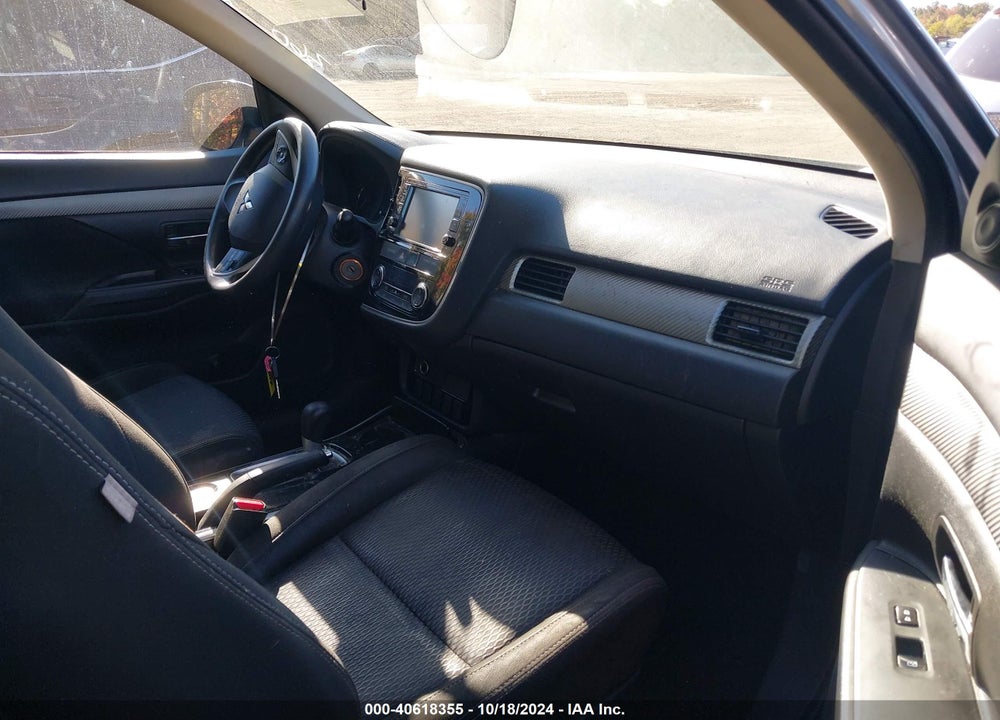 2018 MITSUBISHI OUTLANDER ES VIN: JA4AD2A34JZ055796