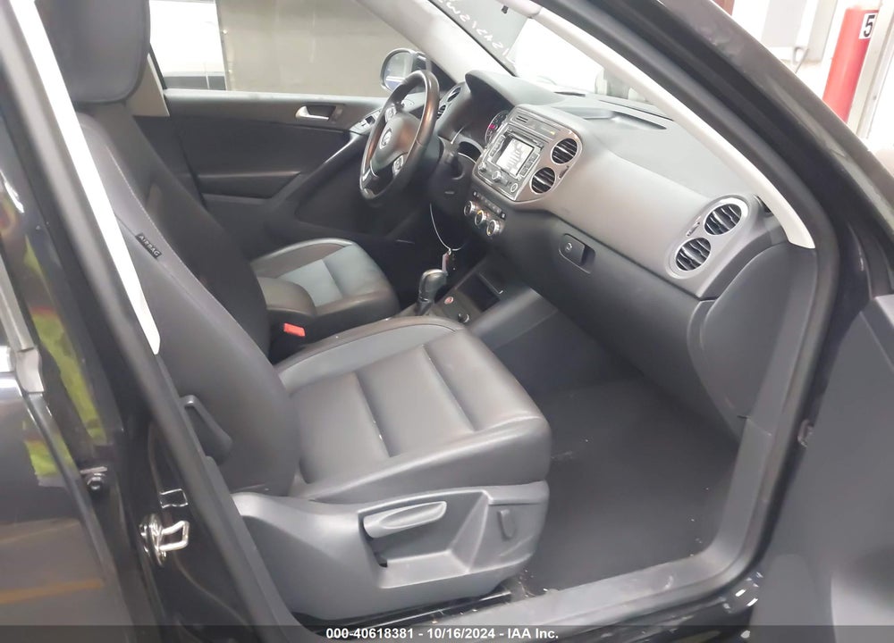 2014 VOLKSWAGEN TIGUAN SEL VIN: WVGBV3AX1EW565543