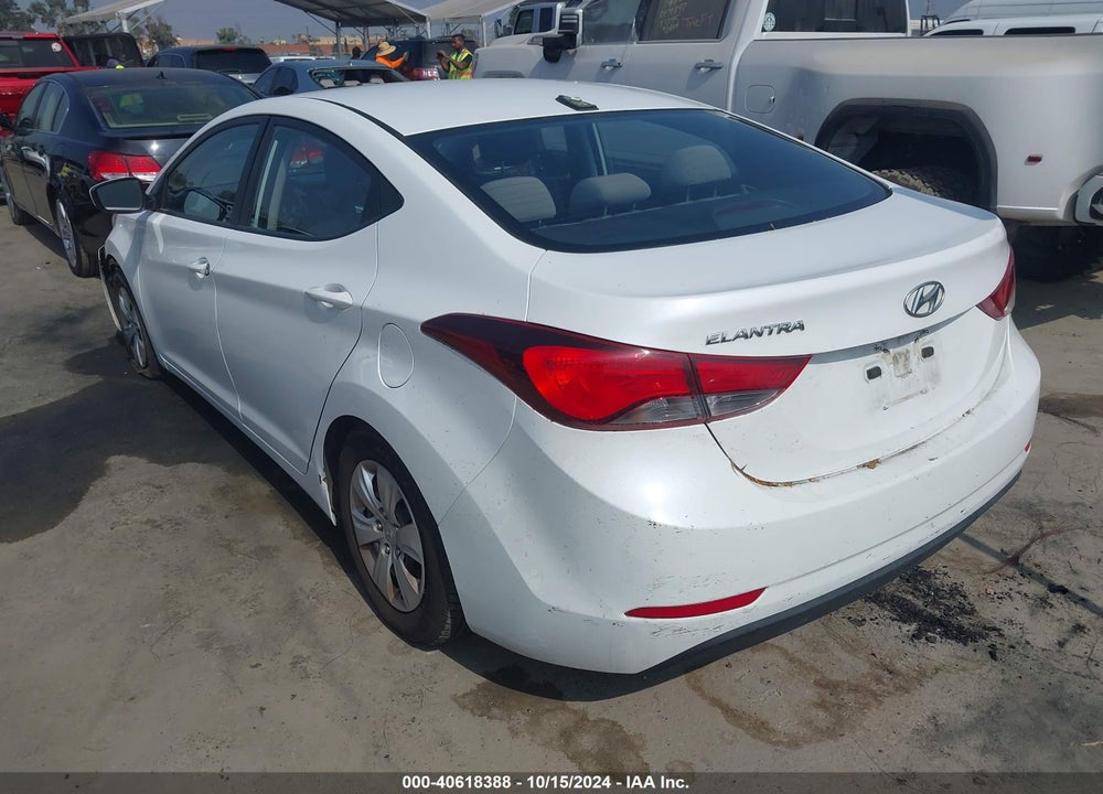 2016 HYUNDAI ELANTRA SE VIN: 5NPDH4AE8GH663339