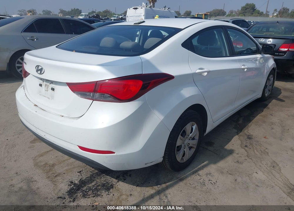 2016 HYUNDAI ELANTRA SE VIN: 5NPDH4AE8GH663339
