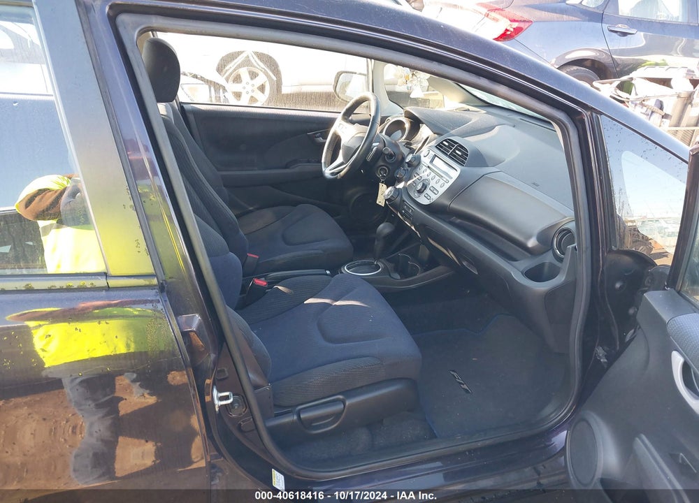 2013 HONDA FIT SPORT VIN: JHMGE8H5XDC006289