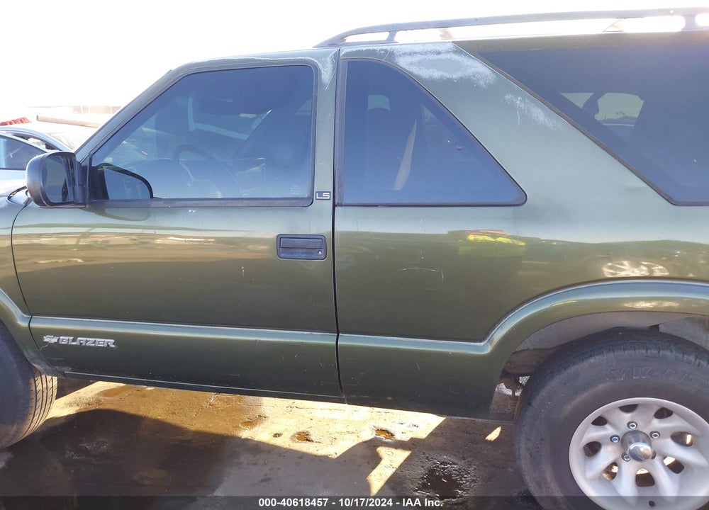 2001 CHEVROLET BLAZER LS VIN: 1GNCS18W81K111902