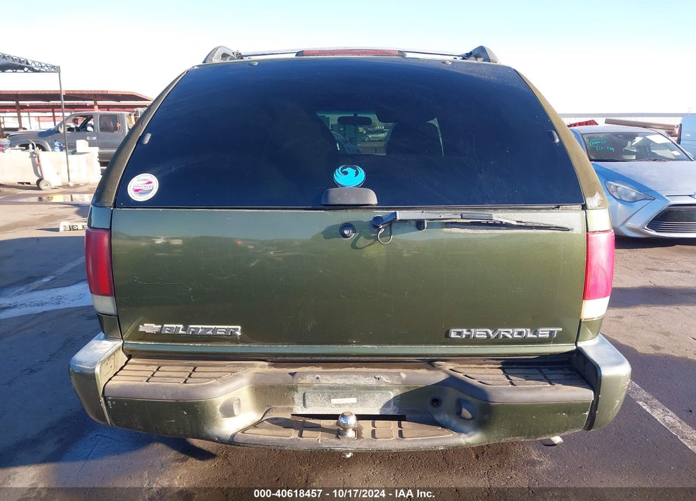 2001 CHEVROLET BLAZER LS VIN: 1GNCS18W81K111902