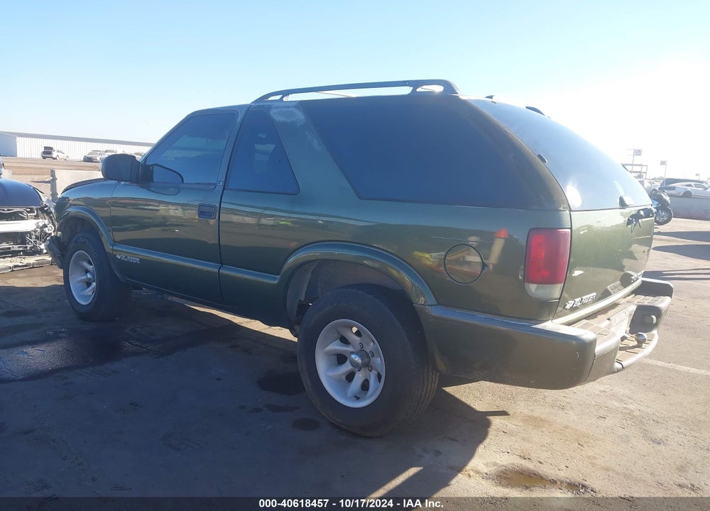 2001 CHEVROLET BLAZER LS VIN: 1GNCS18W81K111902