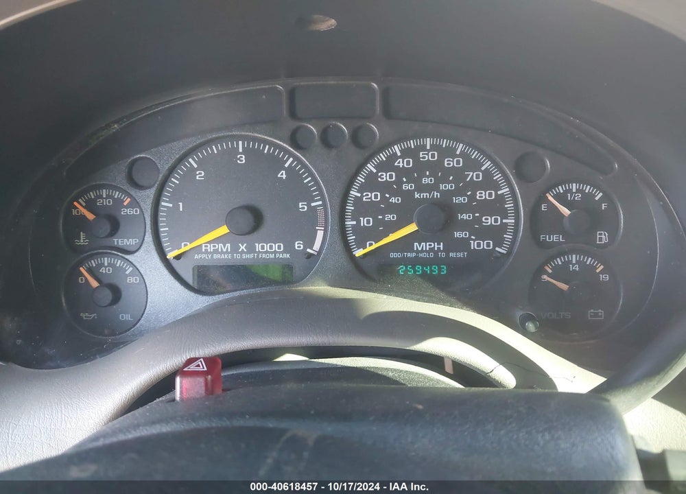 2001 CHEVROLET BLAZER LS VIN: 1GNCS18W81K111902