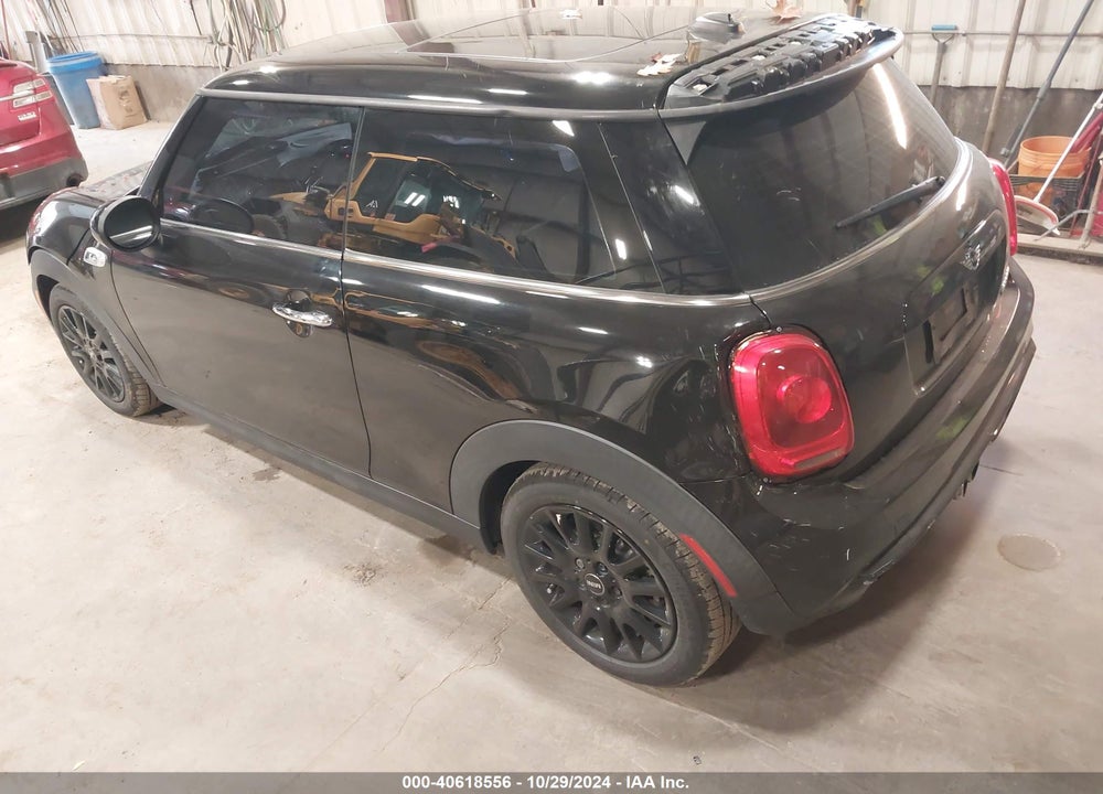 2016 MINI HARDTOP COOPER S VIN: WMWXP7C56G3B33171