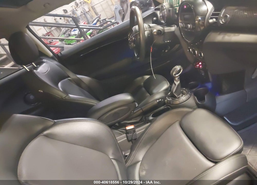 2016 MINI HARDTOP COOPER S VIN: WMWXP7C56G3B33171