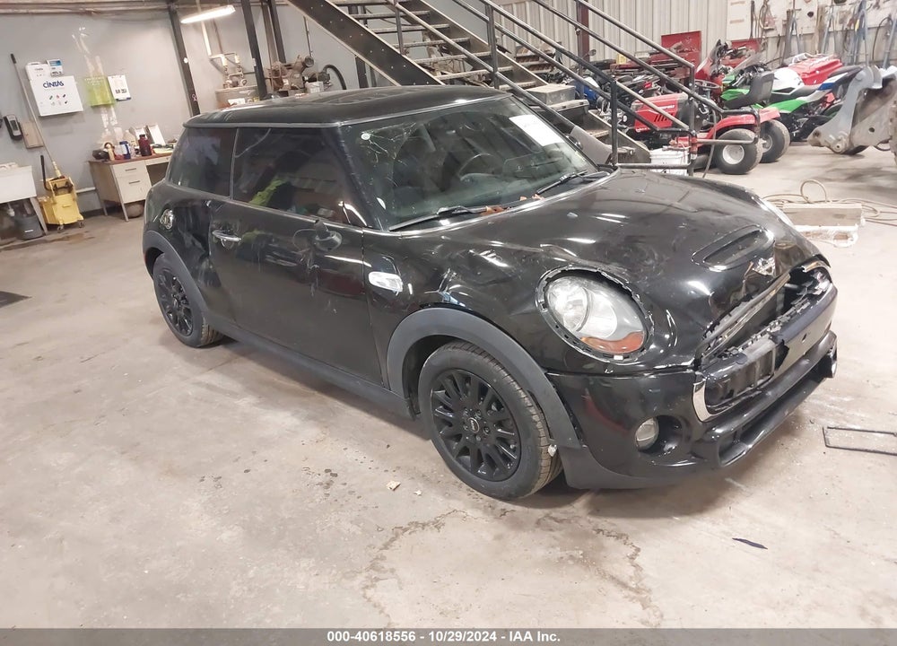 2016 MINI HARDTOP COOPER S VIN: WMWXP7C56G3B33171