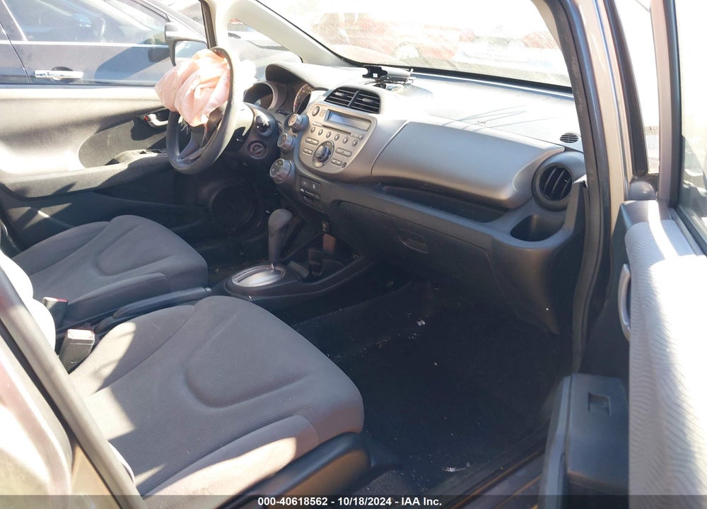 2009 HONDA FIT VIN: JHMGE88299S064879
