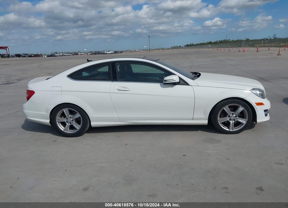 2015 MERCEDES-BENZ C 250 VIN: WDDGJ4HB0FG440735