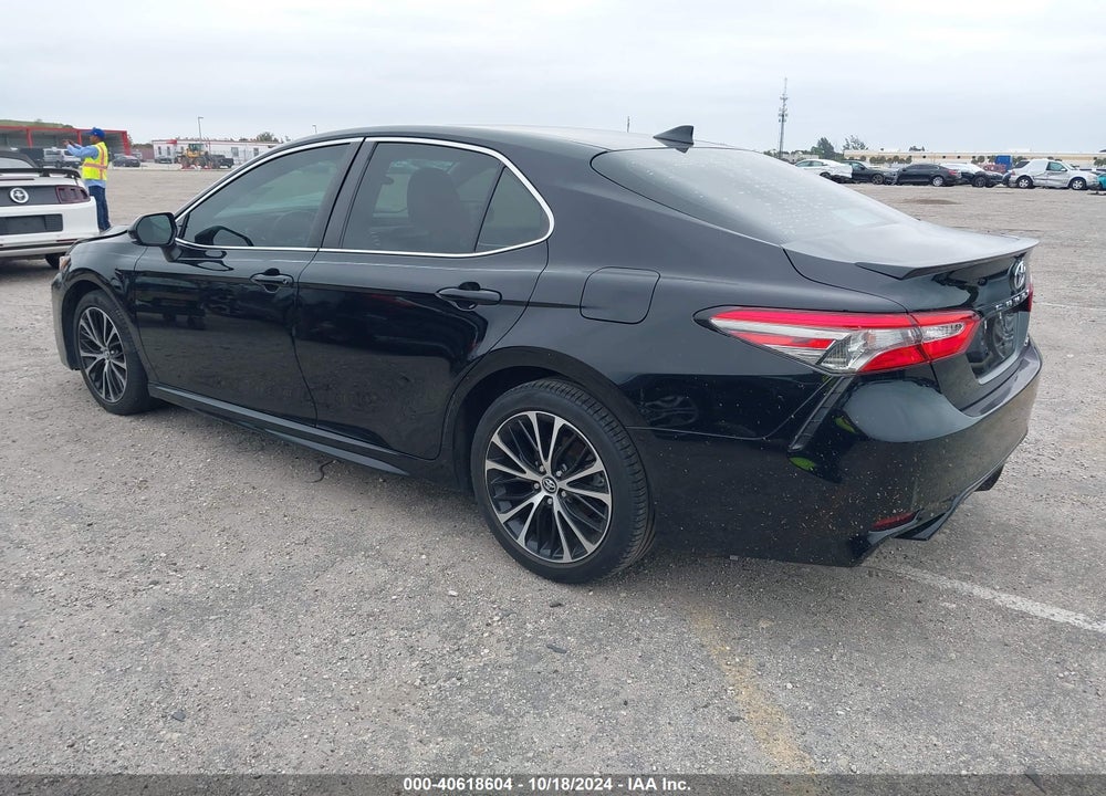 2019 TOYOTA CAMRY SE VIN: 4T1B11HK5KU225202