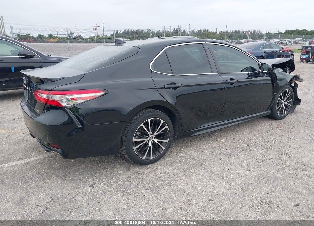 2019 TOYOTA CAMRY SE VIN: 4T1B11HK5KU225202