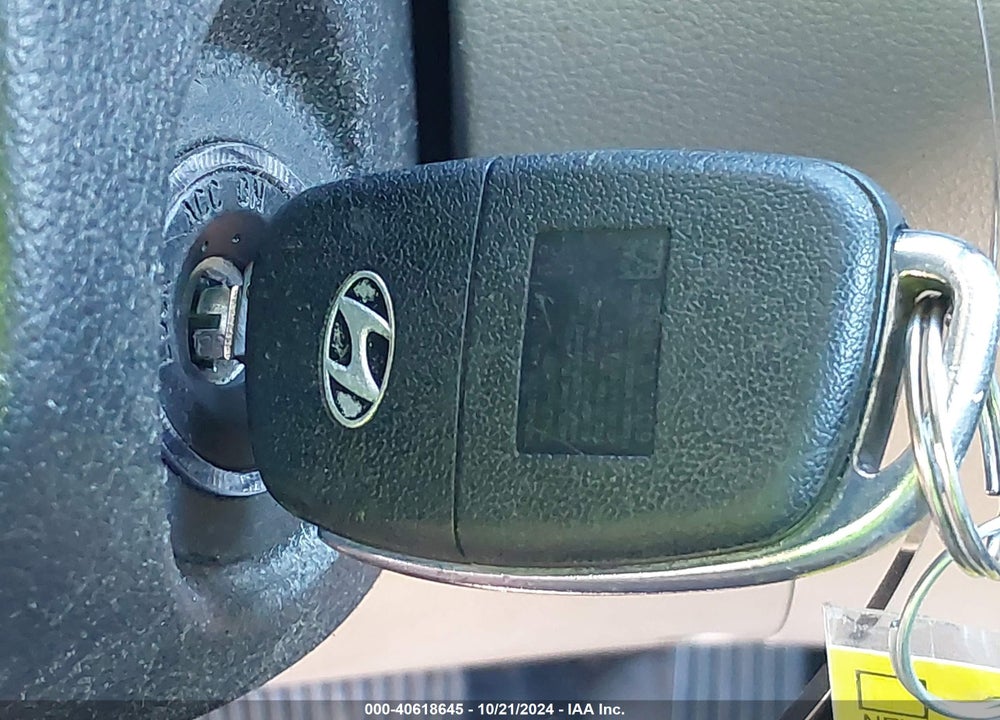 2017 HYUNDAI TUCSON SE VIN: KM8J33A40HU474030