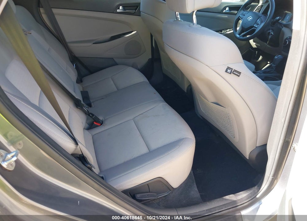 2017 HYUNDAI TUCSON SE VIN: KM8J33A40HU474030