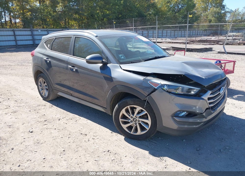 2017 HYUNDAI TUCSON SE VIN: KM8J33A40HU474030