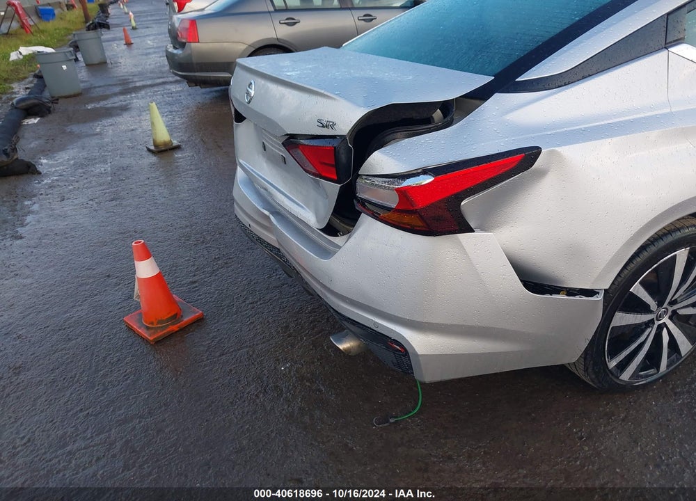 2022 NISSAN ALTIMA SR FWD VIN: 1N4BL4CV6NN389676