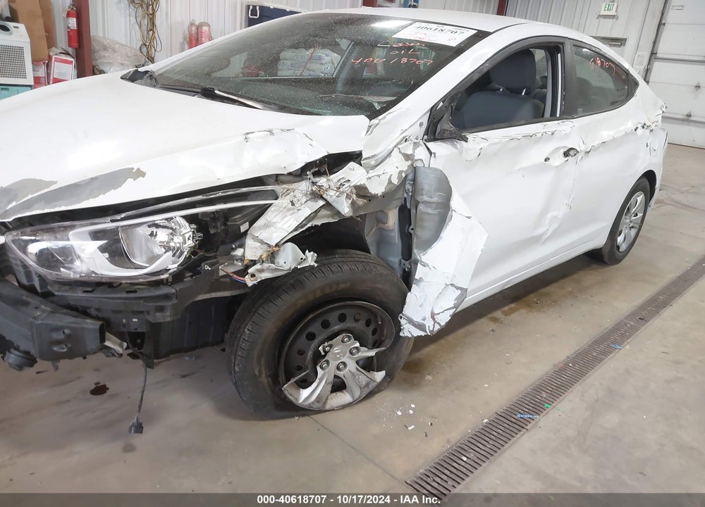 2016 HYUNDAI ELANTRA SE VIN: 5NPDH4AE2GH727472
