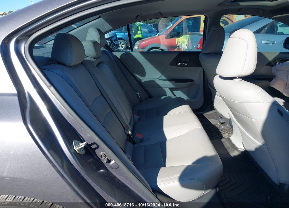 2017 HONDA ACCORD EX-L V6 VIN: 1HGCR3F8XHA023486
