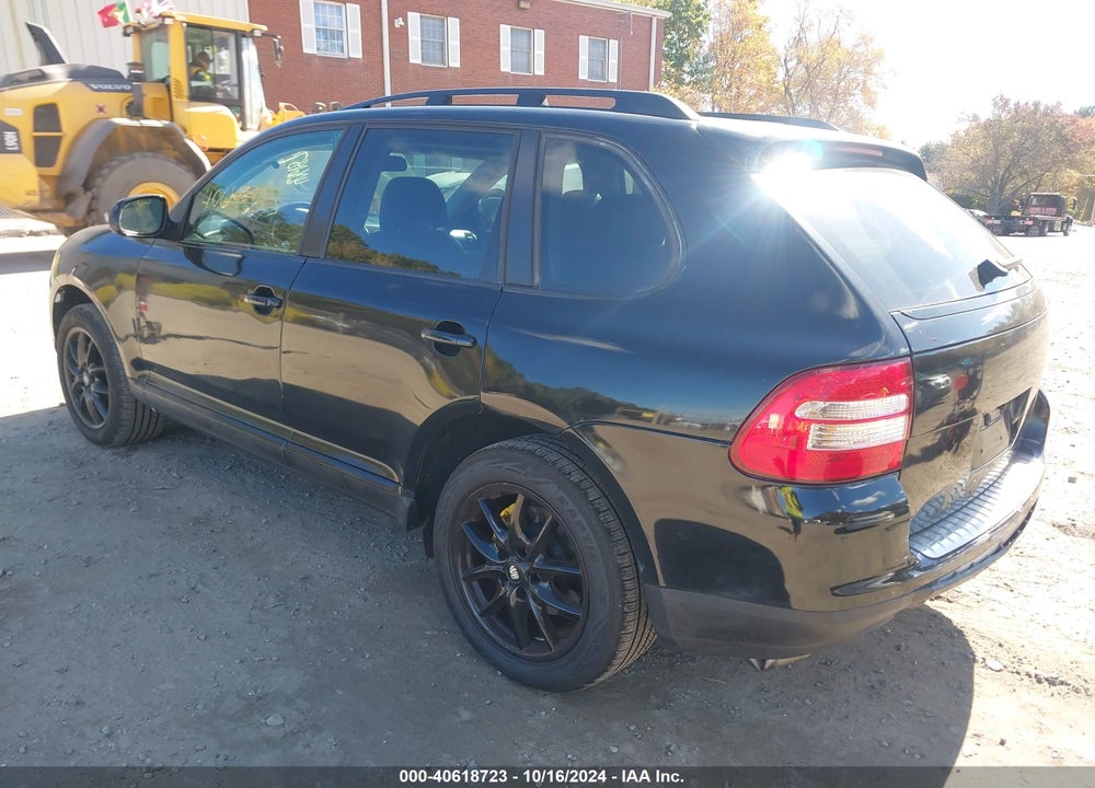 2005 PORSCHE CAYENNE VIN: WP1AA29P85LA24824