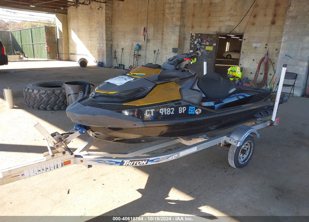 2019 SEA DOO RXT-300 VIN: YDV10036L819