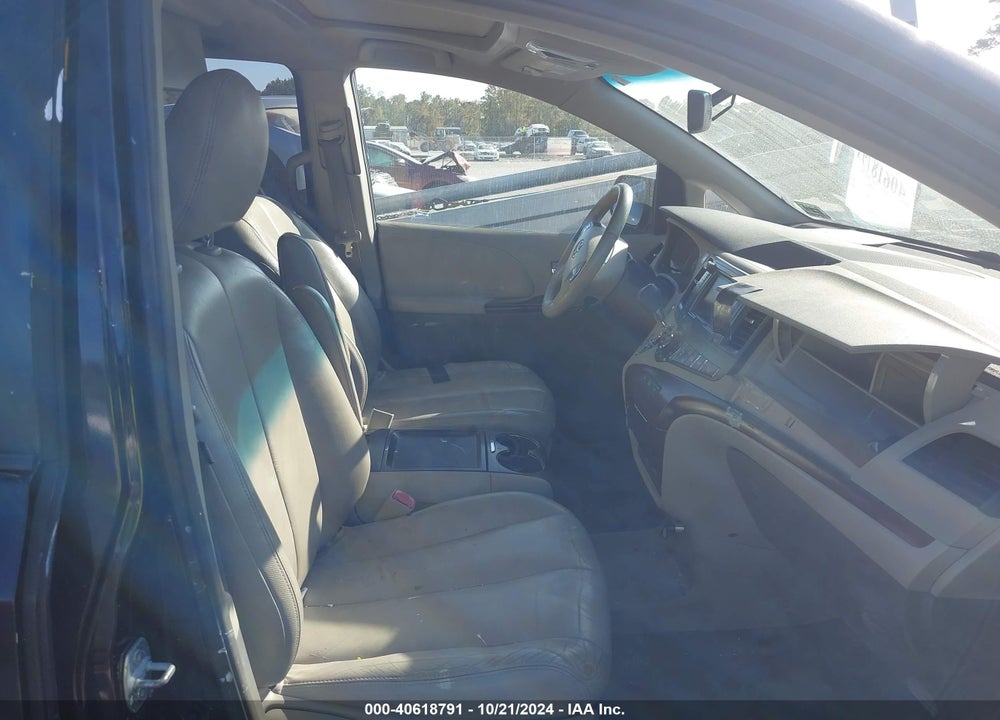 2011 TOYOTA SIENNA XLE LIMITED VIN: 5TDDK3DC7BS013118