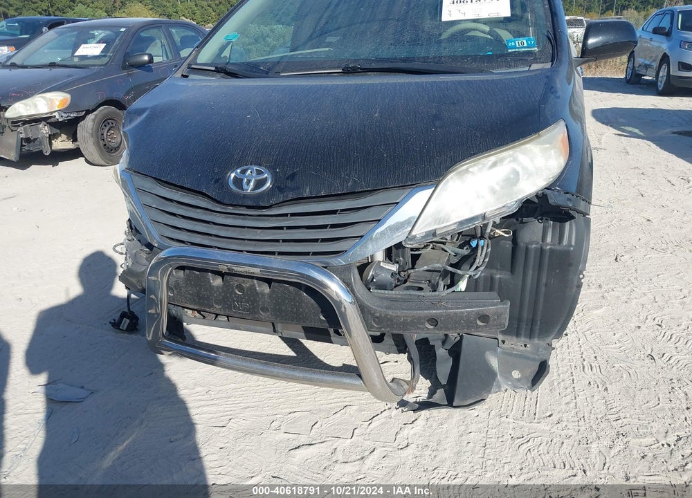 2011 TOYOTA SIENNA XLE LIMITED VIN: 5TDDK3DC7BS013118